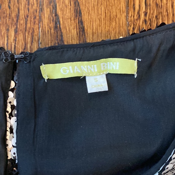 Sequence Tops - Picture 2 of 3